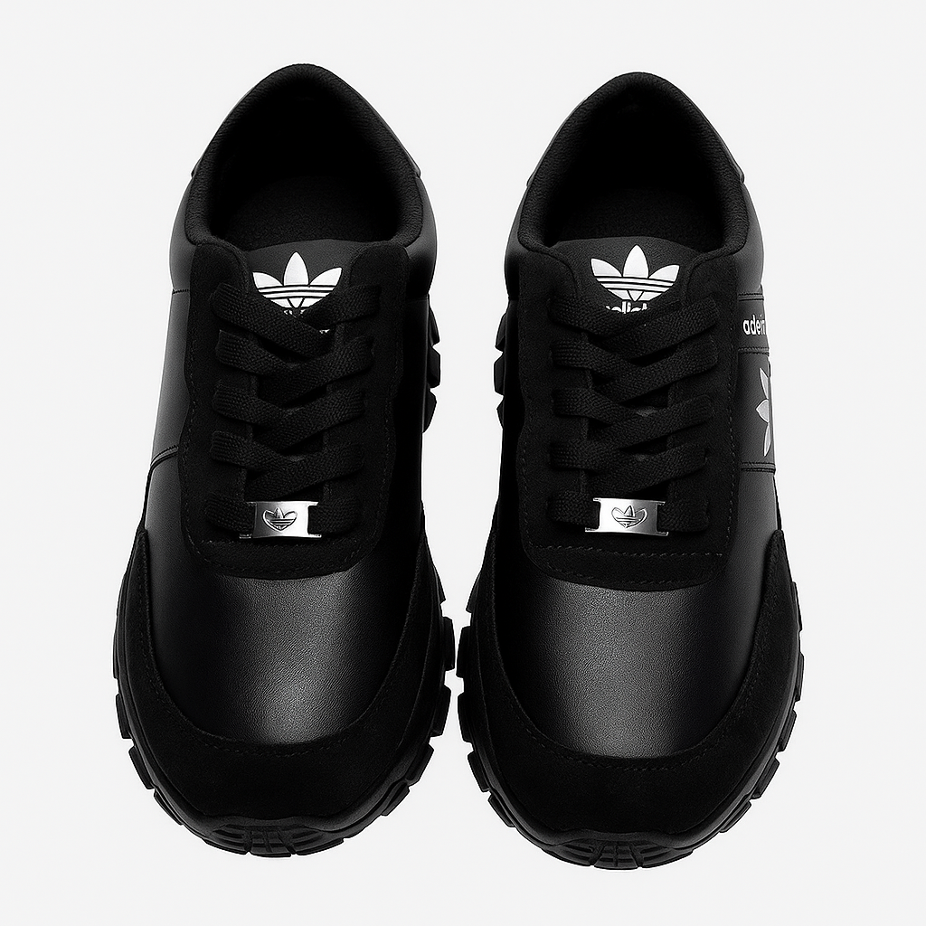 Adidas sneakers. 8524