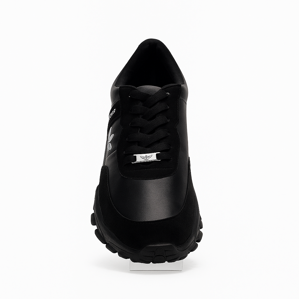 Adidas sneakers. 8524