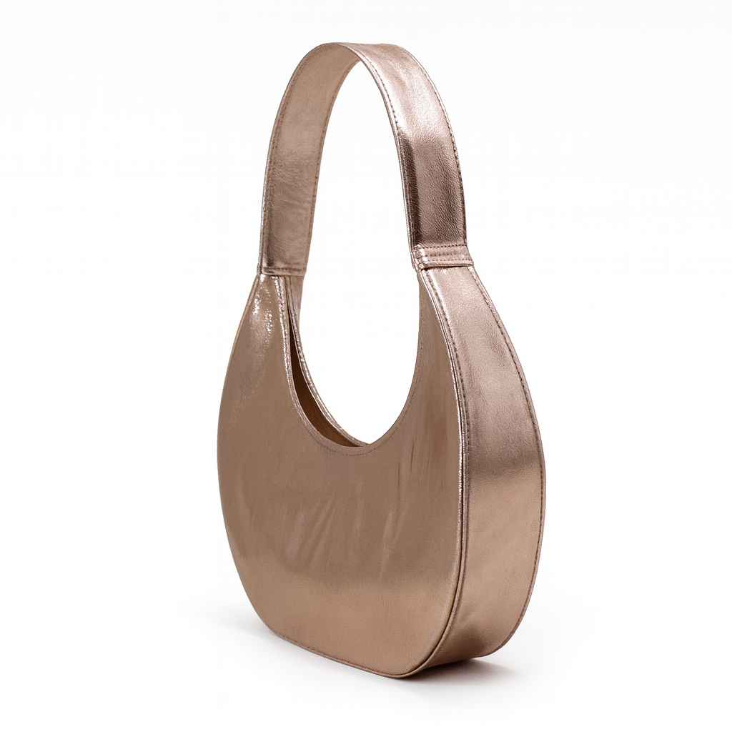 حقيبة يد ROZE GOLD، وحقيبة OSOI Toni Mini أو حقيبة Silfen Studio Mini Mona Charm.