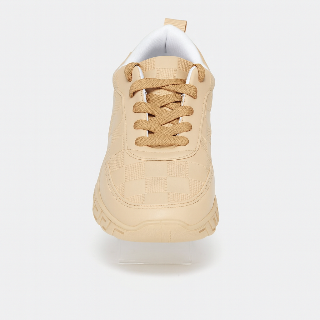 حذاء رياضي بيج بنقشة مربعات على الجزء العلوي ونقشة على شكل مفتاح يوناني على النعل 152060