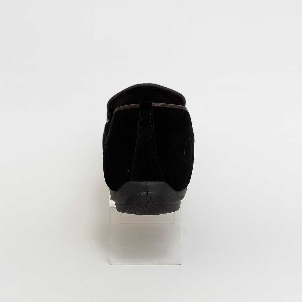 Isotoner men's Everywear Charentaise slippers in black microsuede. 4993