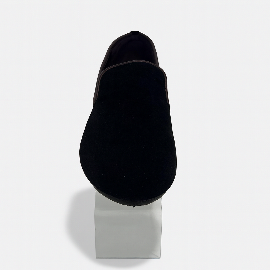 Isotoner men's Everywear Charentaise slippers in black microsuede. 4993