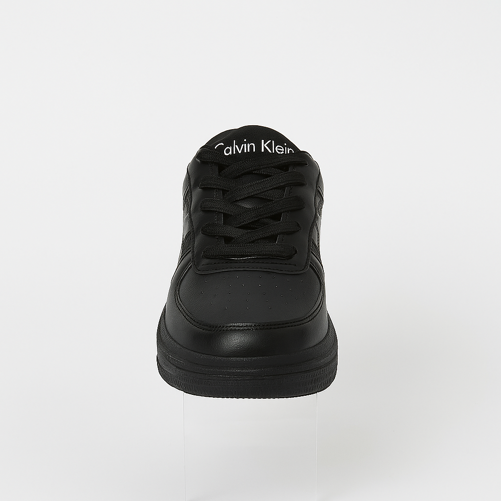 حذاء رياضي جلدي أسود. 152057