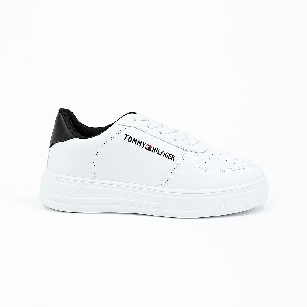 Tommy Hilfiger Leoffry sneakers in white 36925