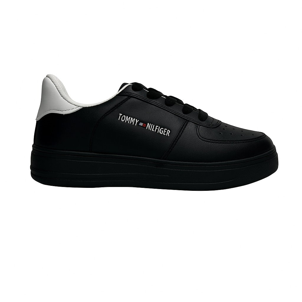 Tommy Hilfiger Leoffry sneakers in black 36925