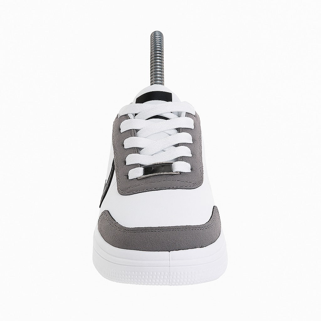 حذاء رياضي أبيض ورمادي مع شعار سووش أسود. 159409