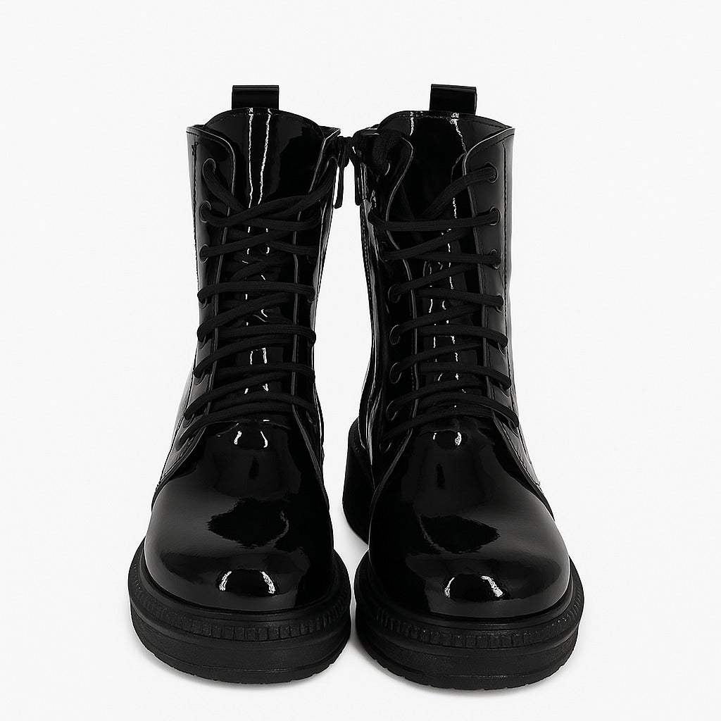 black boots 18512